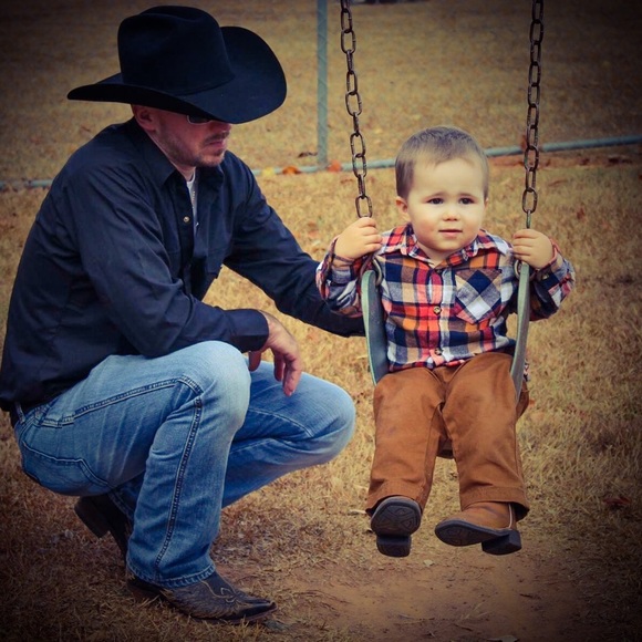 Meet Jesse, Your Thrift Store attendant, Enjoy! - Picture 6 of 8